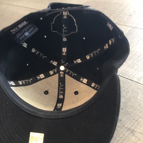 New Era 2018 NBA finals hat - Picture 4 of 5